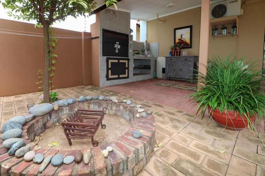 2 Bedroom Property for Sale in Wilkoppies North West